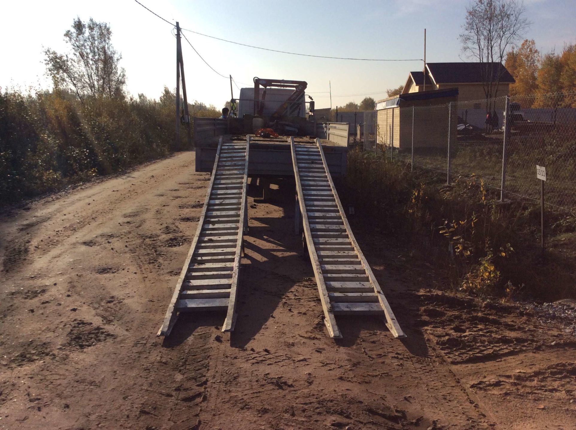 Устройство фундамента из железобетонных свай в деревне Коккорево, Всеволожского района.